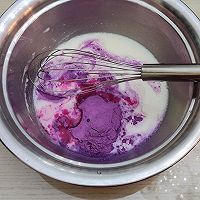 #蓝莓怎么吃# 浪漫治愈的蓝莓干紫薯瑞士蛋糕卷的做法图解2