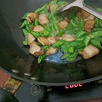 线椒五花肉豆豉炒油豆腐的做法图解11