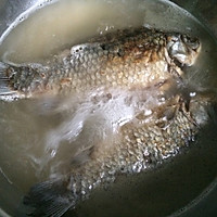 鲫鱼豆腐汤的做法图解3