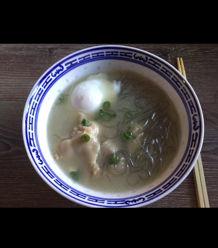 猪蹄粉丝汤·葱花的做法