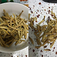 木耳黄花菜（加了香菇）的做法图解1