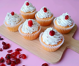 #确幸即“莓”好 让生活“蔓”下来#蔓越莓淡奶油蛋糕的做法