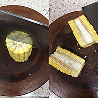 巧剥玉米粒的做法图解4