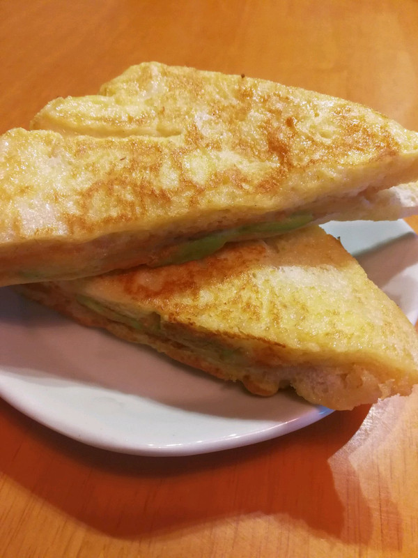 快手早餐～法式煎吐司三明治（花生酱&香蕉）
