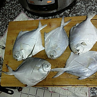 香煎鲳鱼的做法图解2