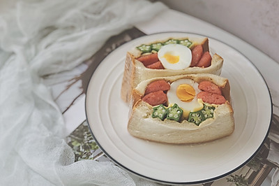 秋葵火腿鸡蛋三明治
