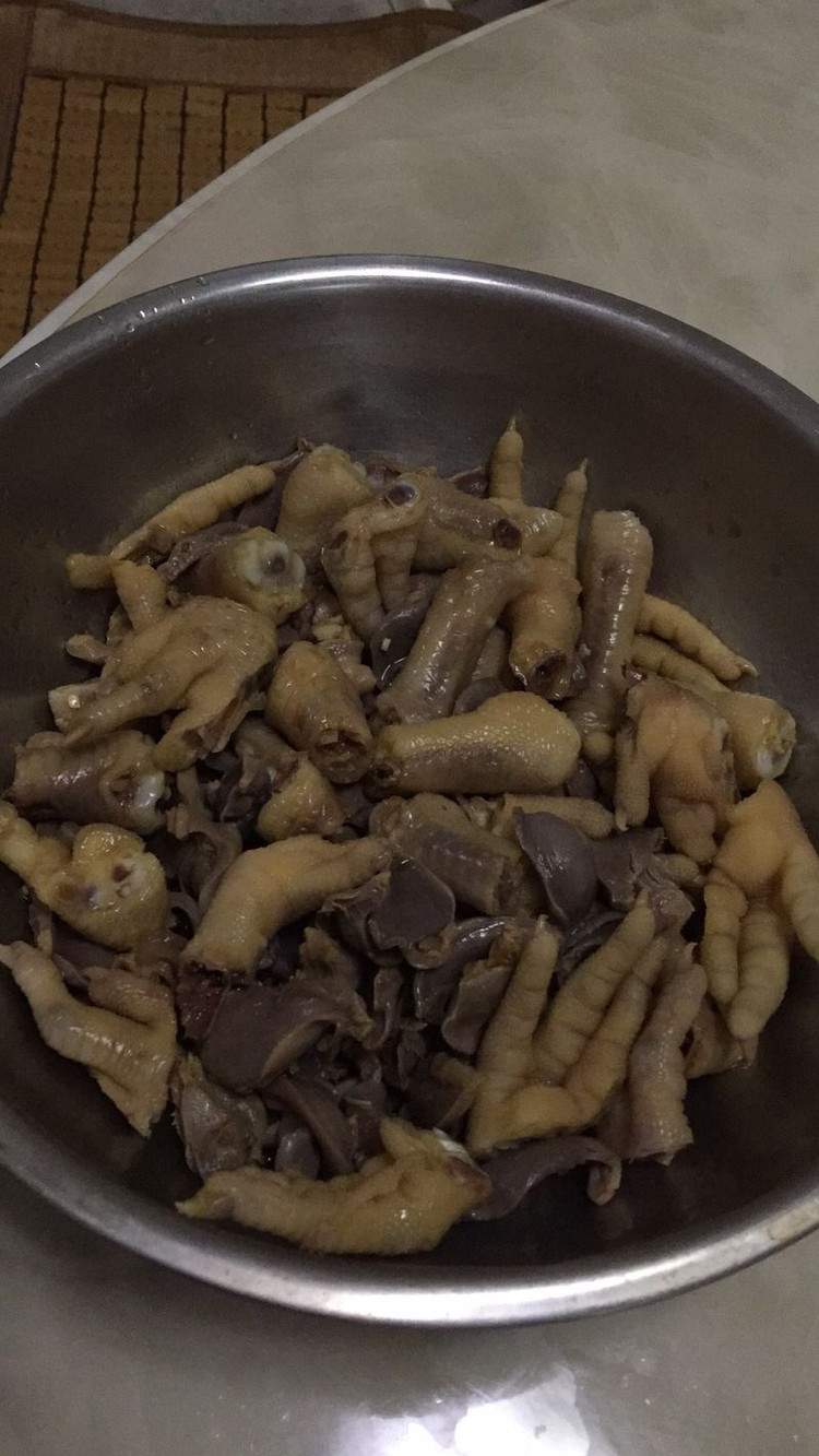 泡椒鸭珍和凤抓的做法