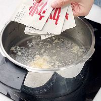 石斛雪梨银耳冻的做法图解2