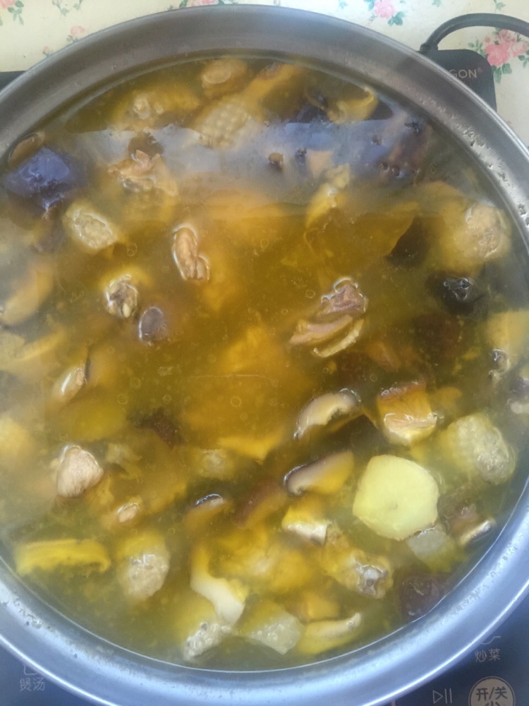 香菇炖鸡的做法图解4