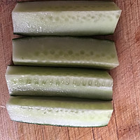 腌黄瓜条 （酸甜开胃）的做法图解1