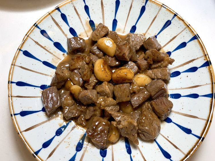 极简｜黑椒蒜子牛肉粒的做法
