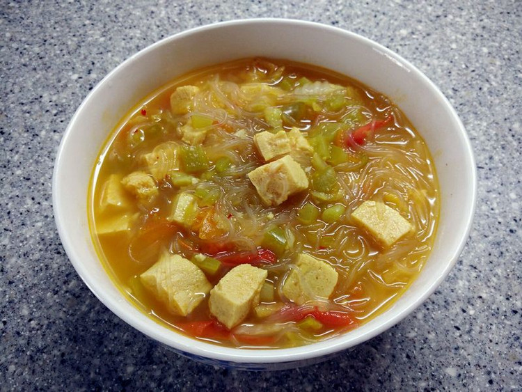 辣白菜豆腐汤（多菜素食版）的做法
