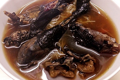 补血滋补乌鸡汤