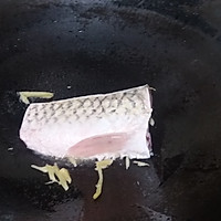 油豆腐焖鱼腩的做法图解2