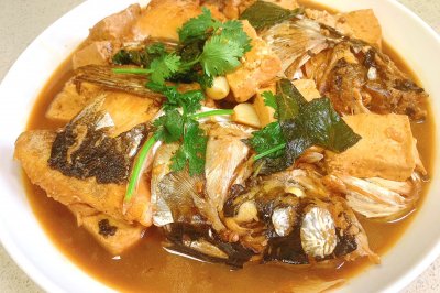 鱼头炖豆腐