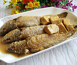 黄花鱼焖冻豆腐的做法