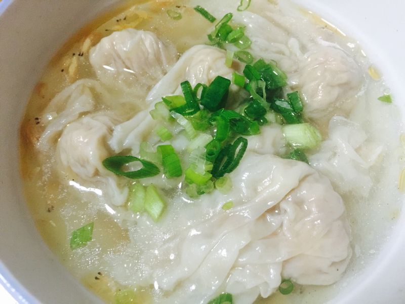 【八月家】燕皮虾肉馄饨