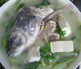 鱼头豆腐青菜汤的做法