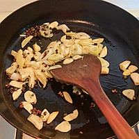 #以美食的名义说爱她#妈妈的专属爆炒龙虾尾的做法图解3