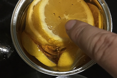 蜜蜂柠檬茶