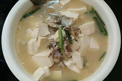 扁鱼豆腐汤