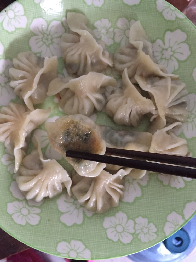 电饭锅外焦里嫩的饺子的做法