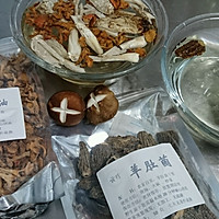 羊肚菌老母鸡汤【菌菇鸡汤】-蜜桃爱营养师私厨健康煲汤的做法图解2