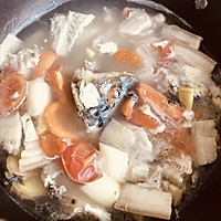 鲤鱼猪肉汤——美容养颜的做法图解5