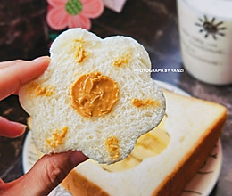 #四季宝蓝小罐#花生酱香蕉三明治的做法