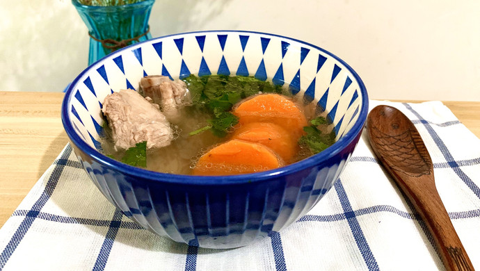 孩子春日补钙正当时：胡萝卜排骨汤