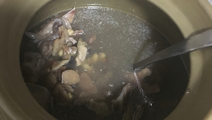 土茯苓坑罗扁豆猪骨汤