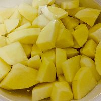 土豆烧排骨的做法图解2