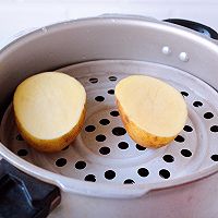 #一起土豆沙拉吧#奶酪焗土豆沙拉的做法图解2