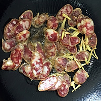 干锅腊肠有机花菜的做法图解4
