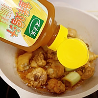 鲜掉眉毛的鸡汁香菇土豆炖鸡的做法图解5