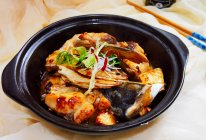 砂锅花鲢鱼头煲