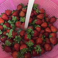 草莓季的草莓酱的做法图解2