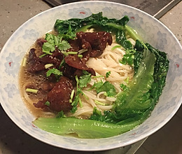 超简单美味的红烧牛肉面的做法