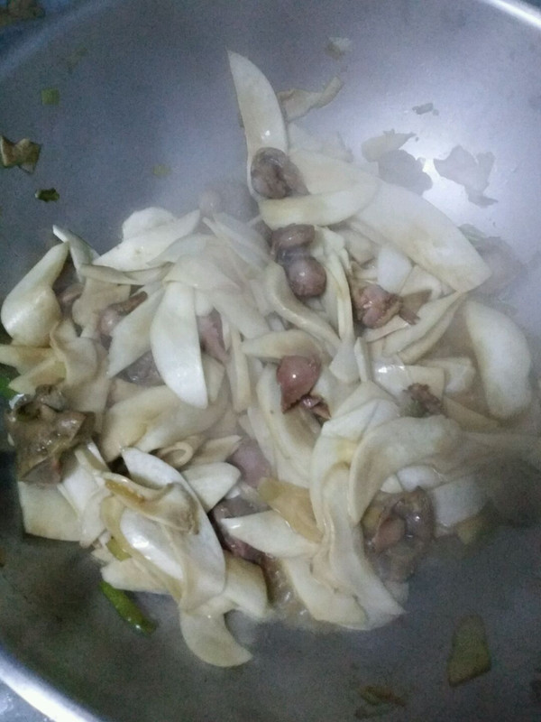 杏鲍菇炒鸡胗(1/5)