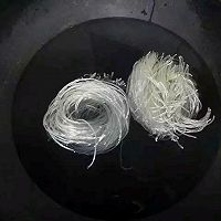 宽心菜炒米粉的做法图解1