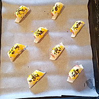 香肠一口酥的做法图解2
