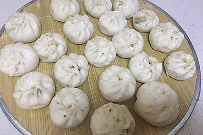 韭菜鸡蛋馅儿的包子