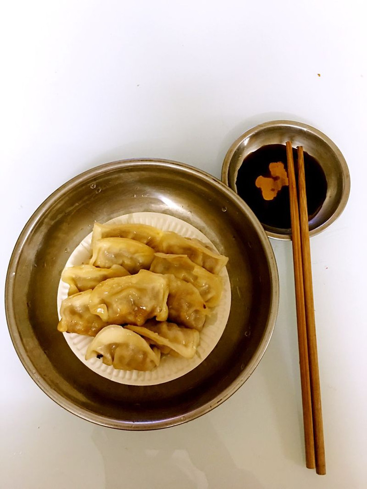 煎饺 电饭锅版的做法