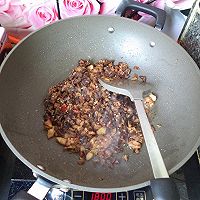  【豆果酱油试用报告】五花肉炒苗家私房菜的做法图解6