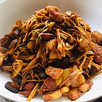 黄花菜香菇卤肉的做法图解12