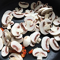 鲜香四溢的蚝油白蘑菇的做法图解3
