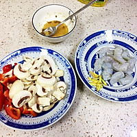 口蘑炒虾仁的做法图解1