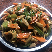 萝卜青椒炒大肠