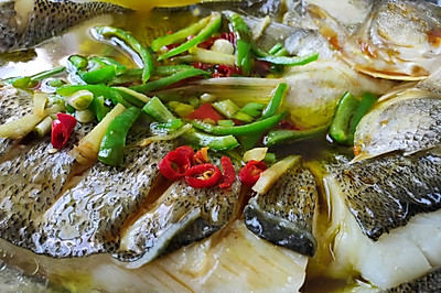 清蒸鲈鱼，超级简单的华丽大餐