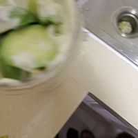 香蕉雪梨奶昔的做法图解3